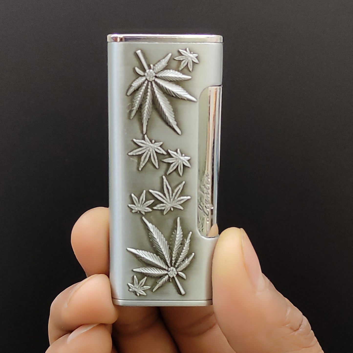 Leaf Jet Flame Premium Refillable Cigarette Lighter – Perfect for Gifting | First Dot
