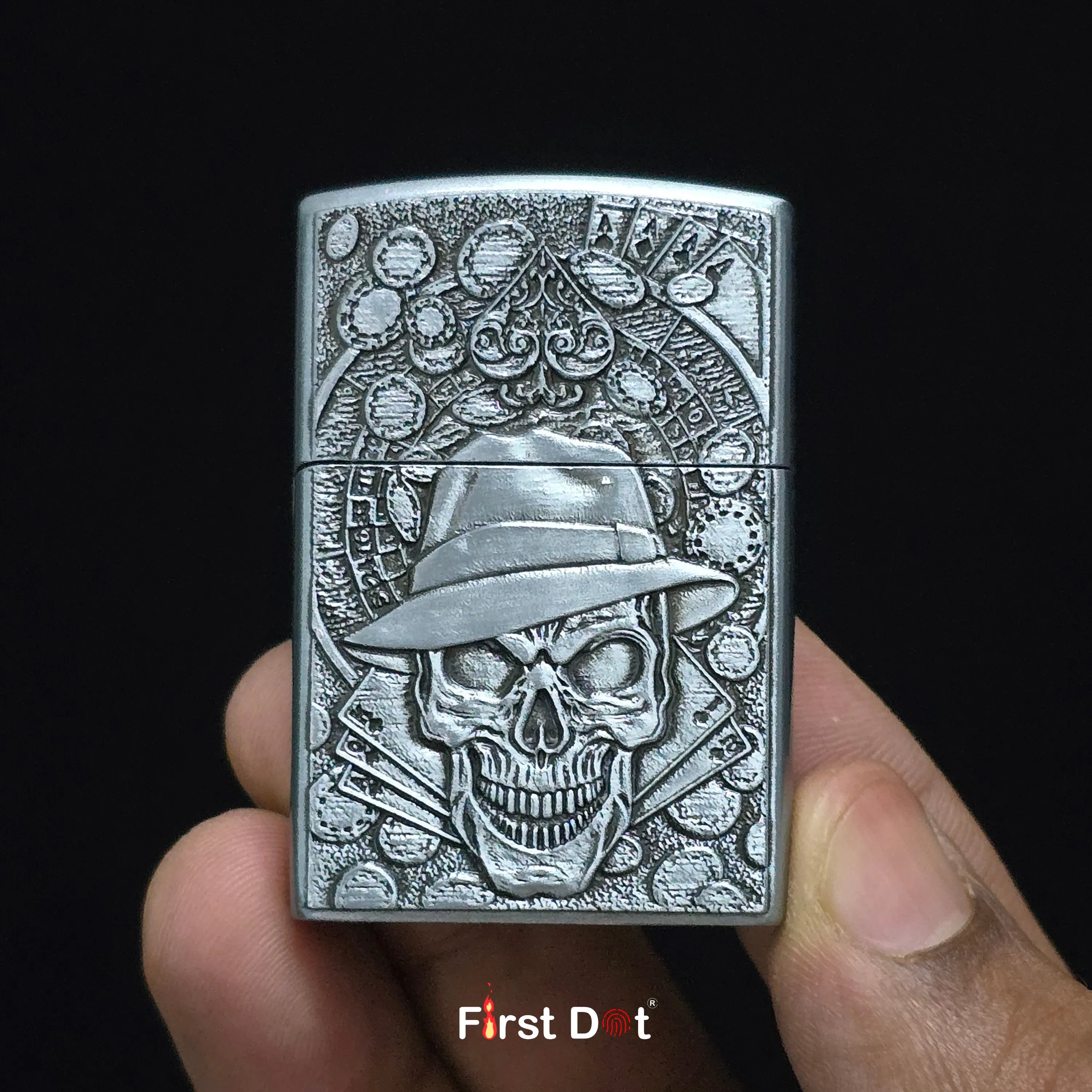 First Dot Gambling Skull Classic Windproof Lighter