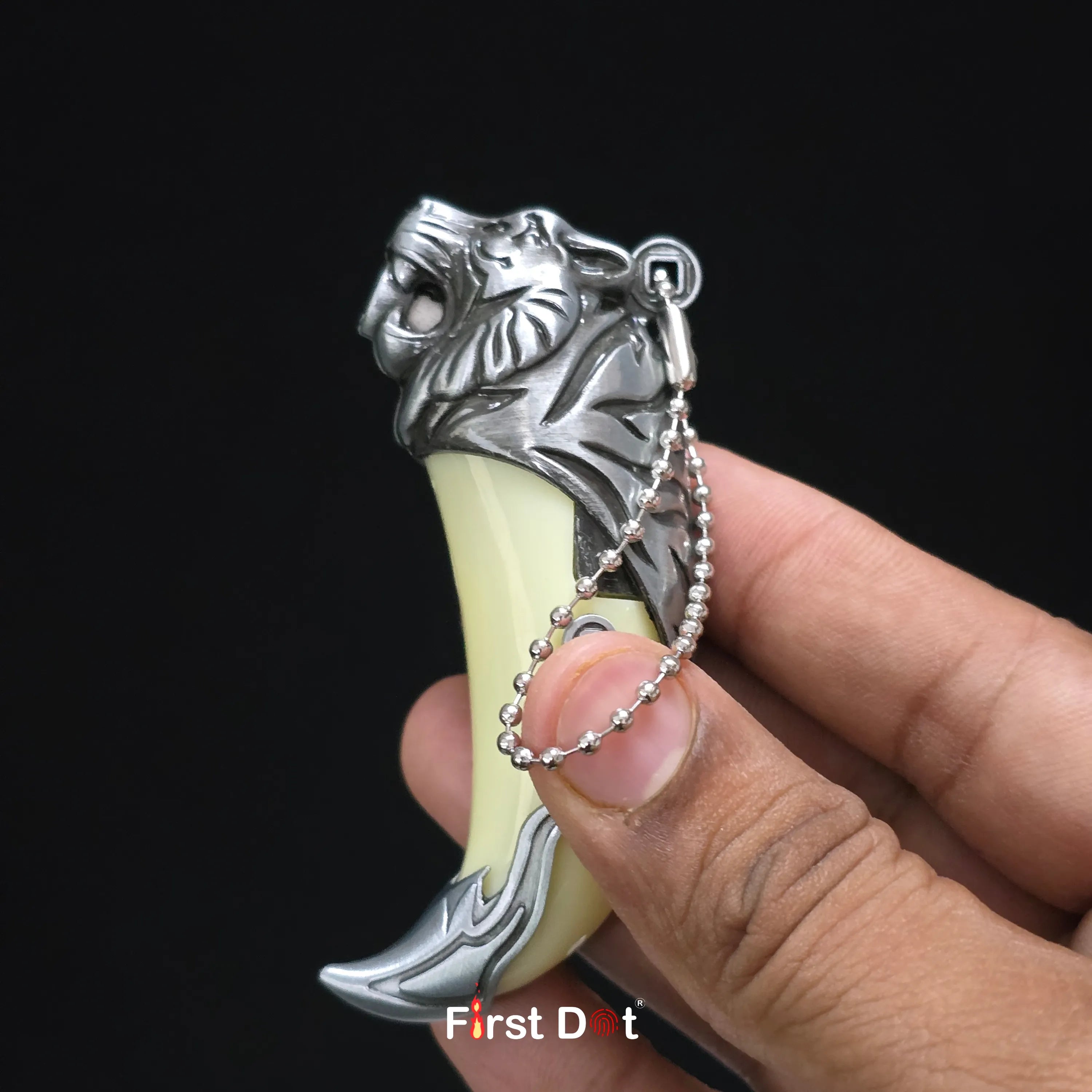 First Dot LED Key Tiger Tooth Lighter