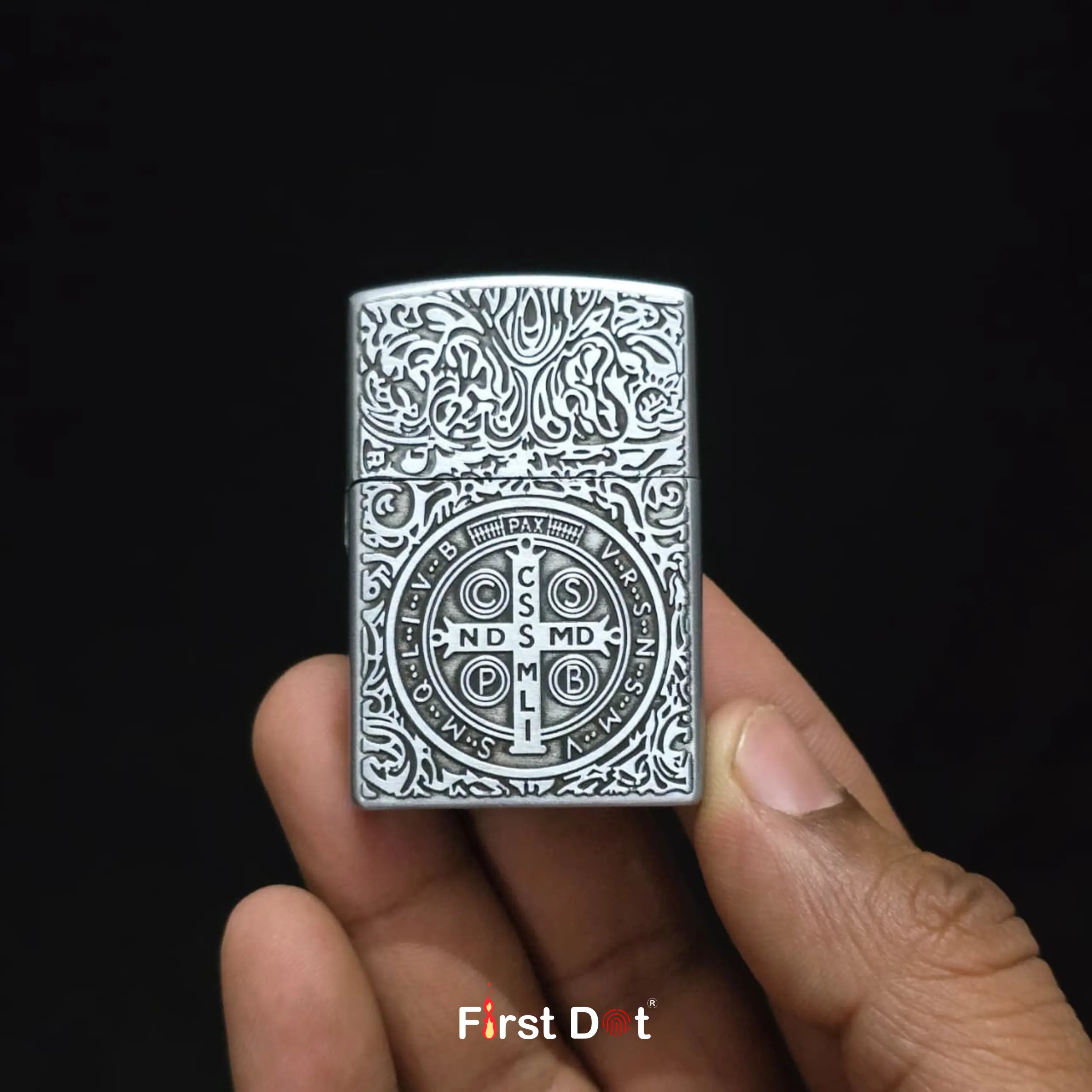First Dot Classic Cross Engraved Cigarette Lighter