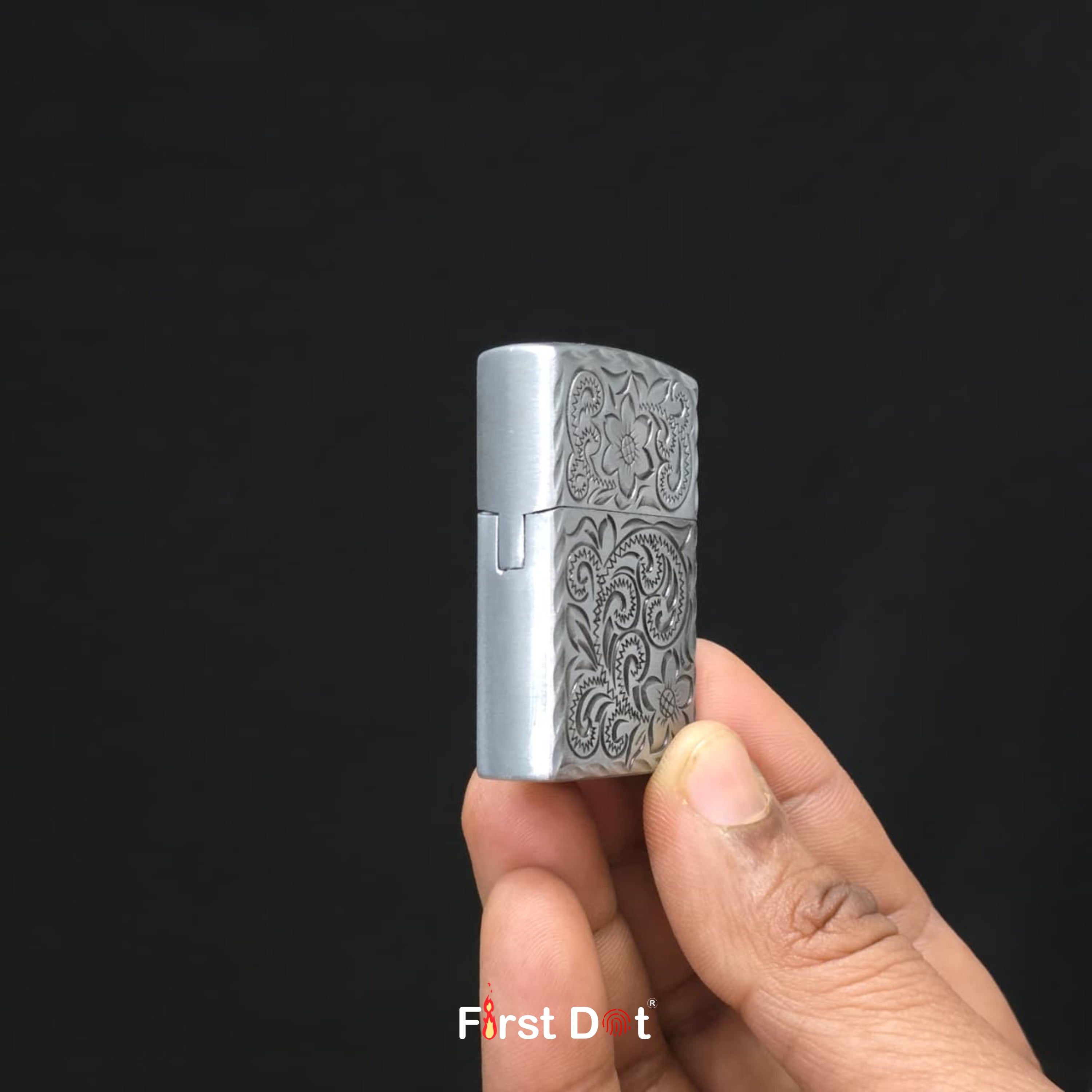engraved cigarette case with lighter Monogram Maxi Size by Pedro Ventura this compact case holds up to 3 cigarettes securely Premium 20 Sticks Vintage Tommy