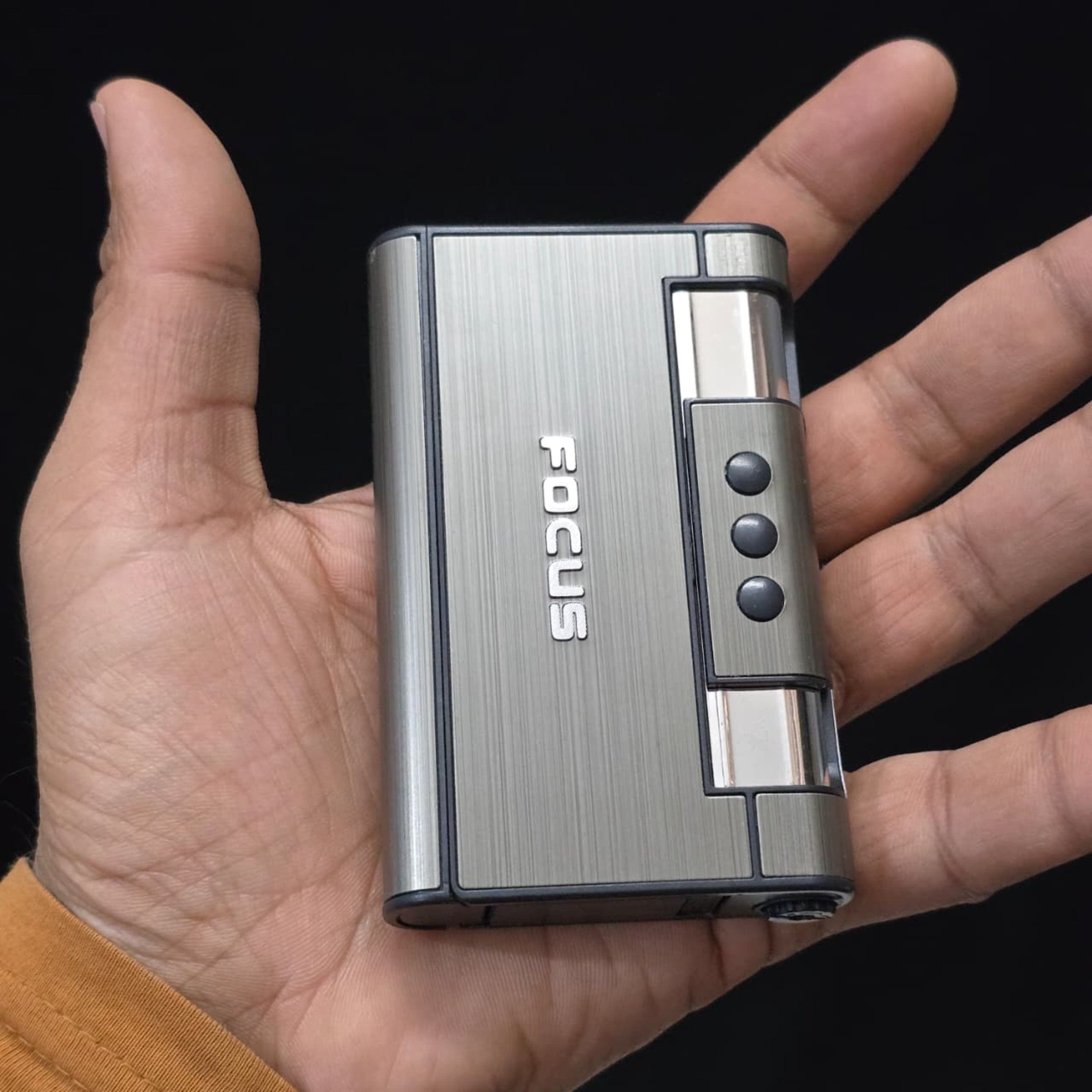 Focus Aluminium Pop-Up Cigarette Case with Jet Flame Lighter