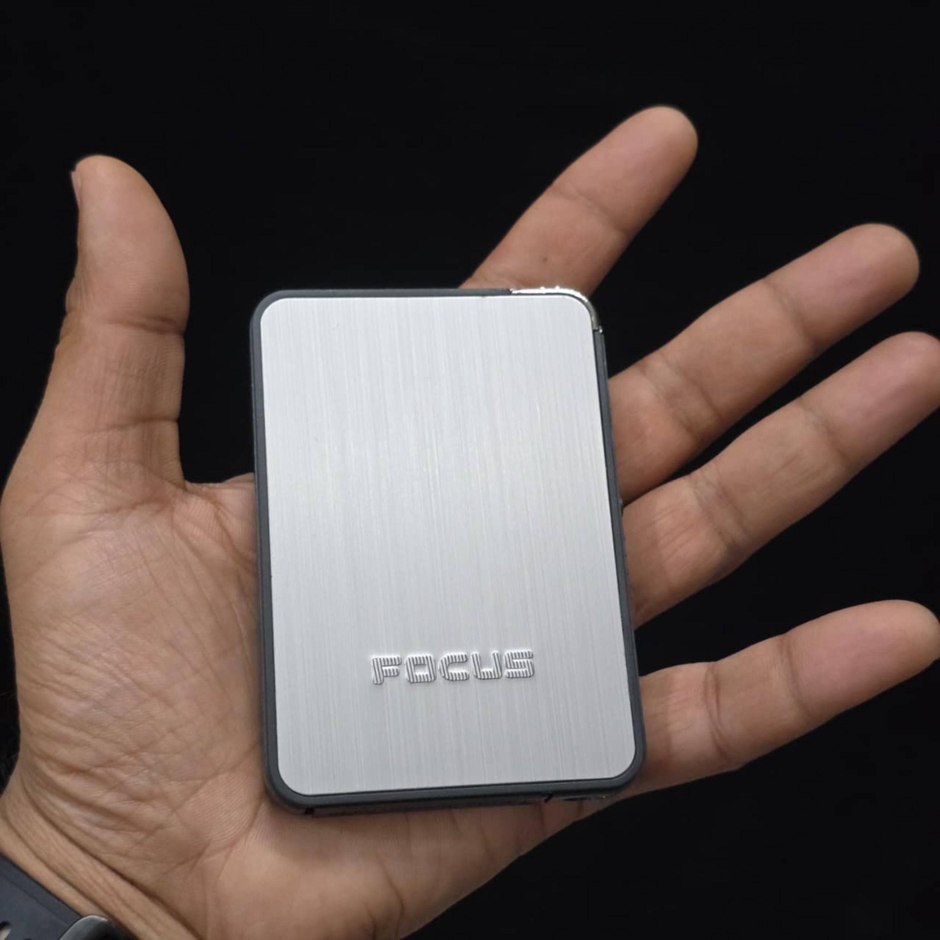 Focus Ultra-Slim Cigarette Case with Lighter
