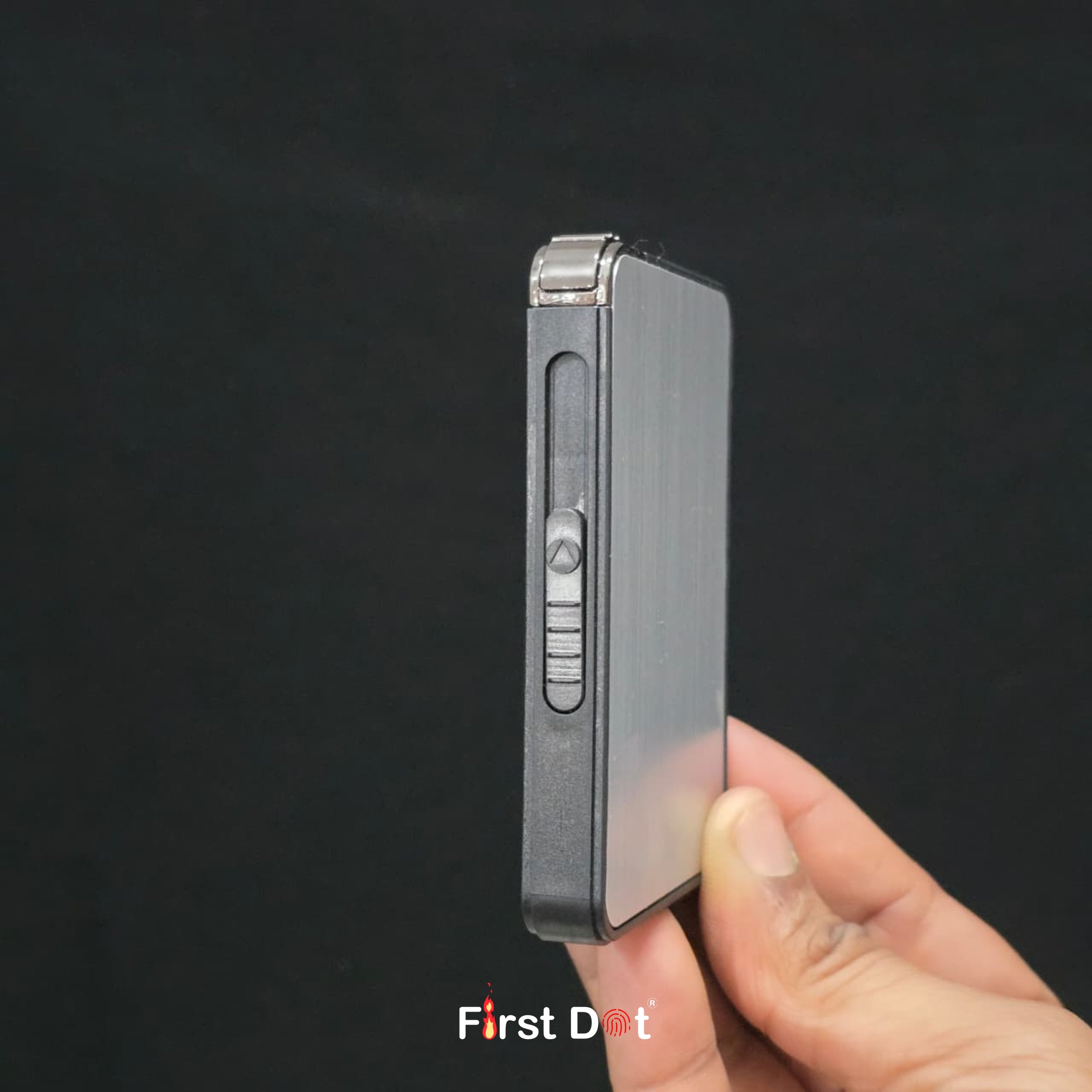 Focus Ultra-Slim Cigarette Case with Lighter