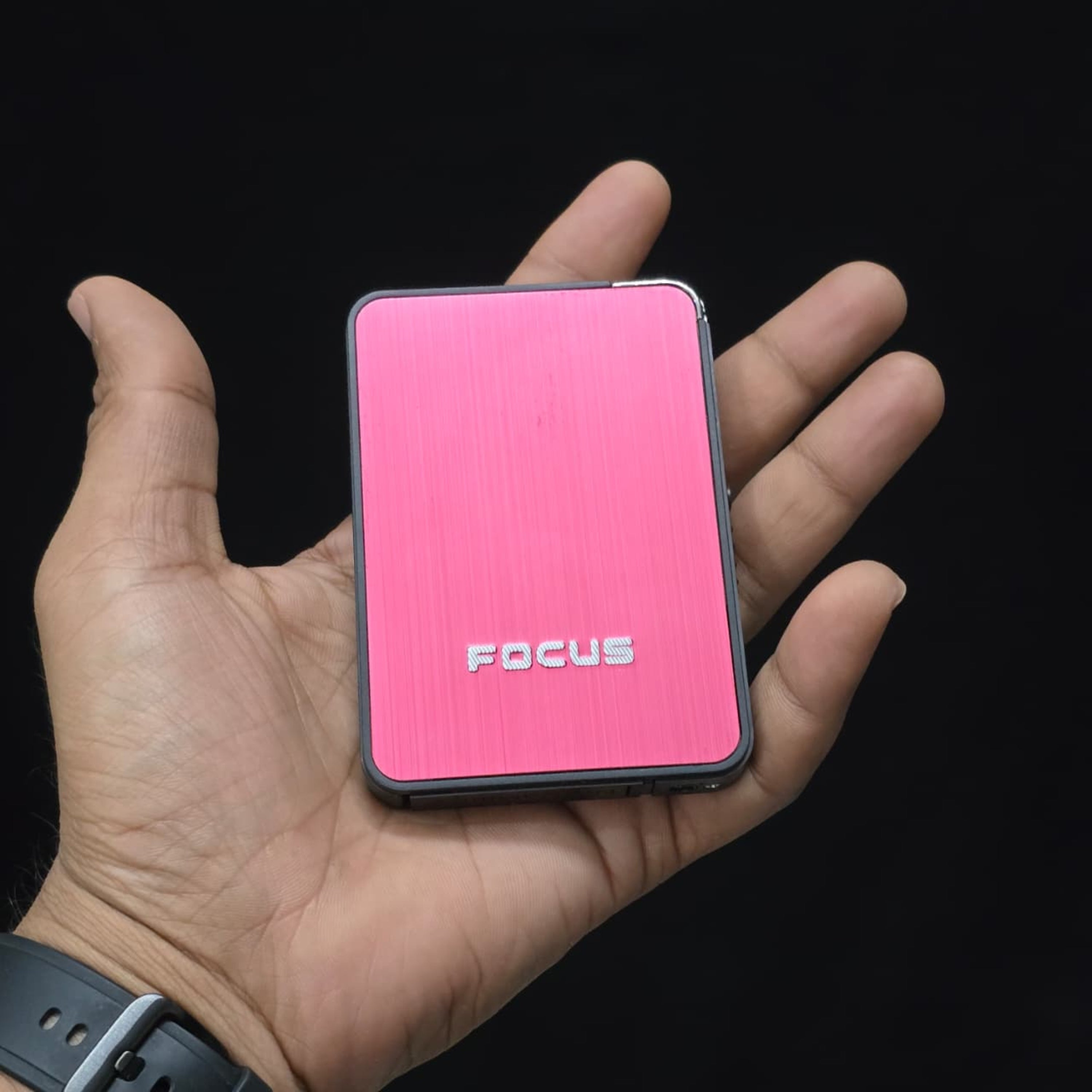 Focus 2-in-1 Cigarette Case with Lighter – Automatic Windproof Metal Cigarette Holder
