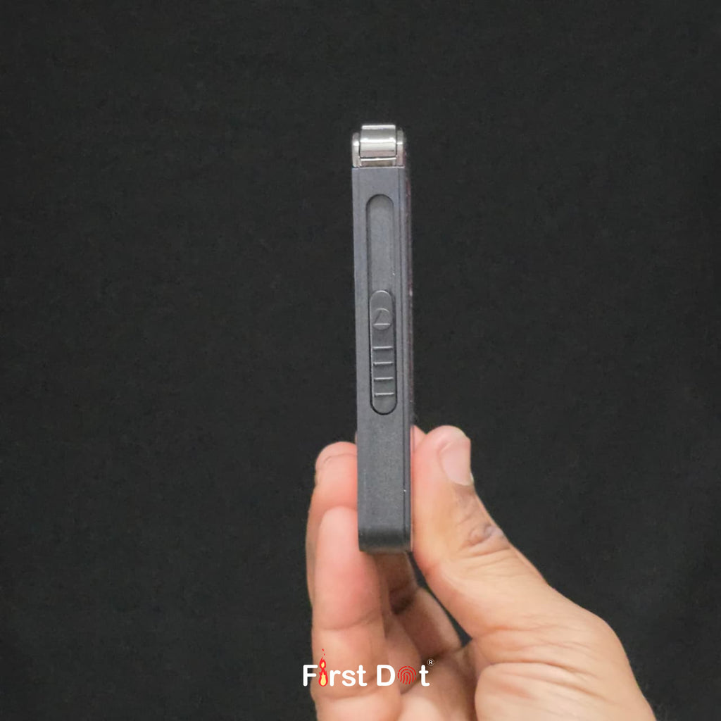 Focus Windproof Cigarette Case with Built-in Lighter